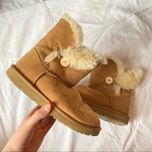 UGG Mini Bailey Button II Boot Chestnut Size 5